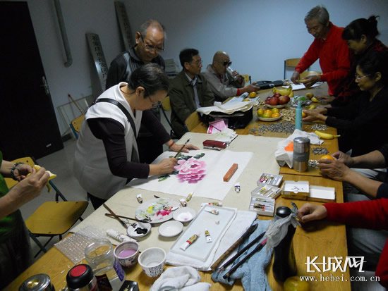 丹青寄晚晴，翰墨頌重陽——石家莊市社區(qū)成功舉辦老年書畫展活動(dòng)